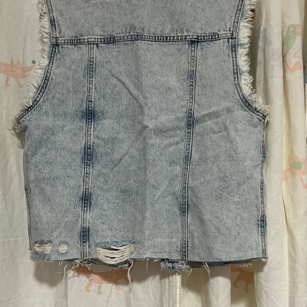 Free People Light Wash Distressed Denim Vest S - Picture 4 of 5